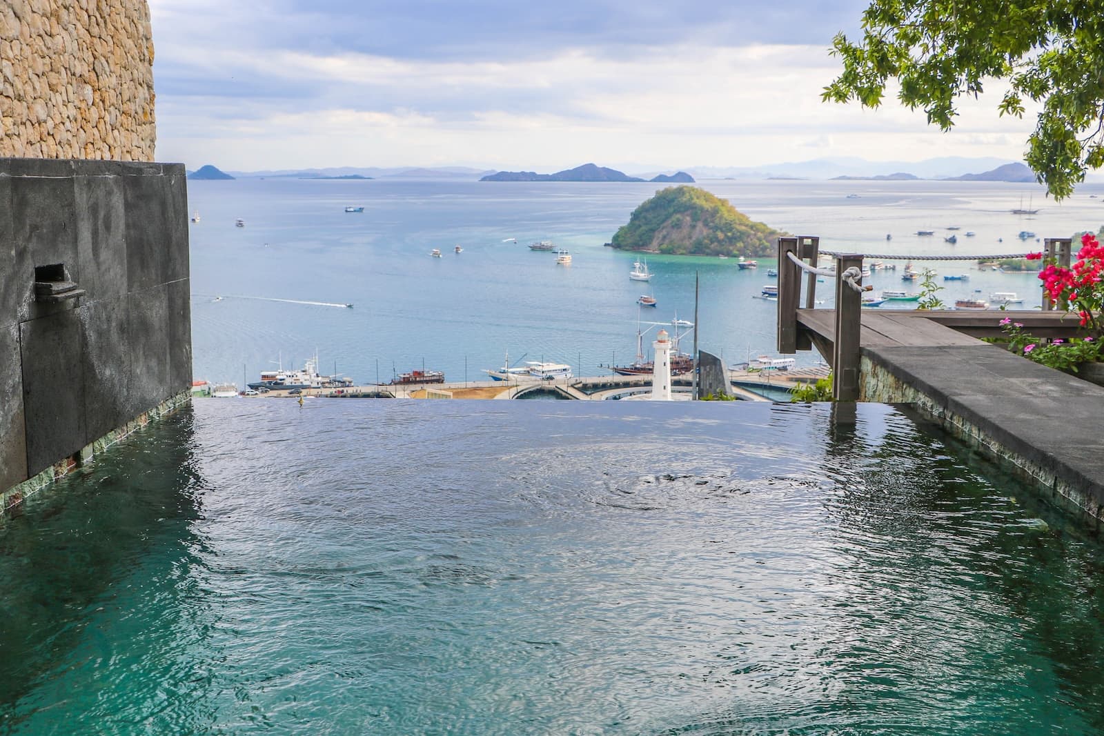 ベイビュー・ガーデン|コモド諸島旅行はサラトラベルコモド